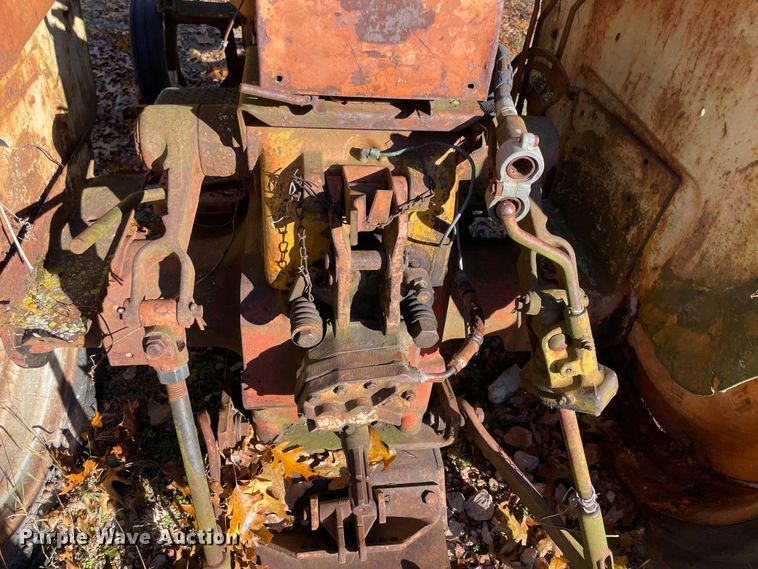 image for item ID9557 1960 Minneapolis Moline M5  tractor