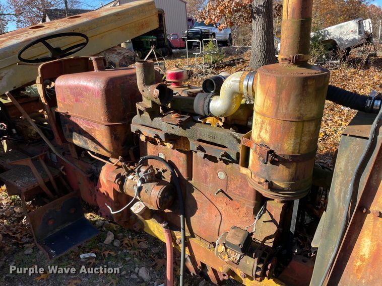 image for item ID9557 1960 Minneapolis Moline M5  tractor