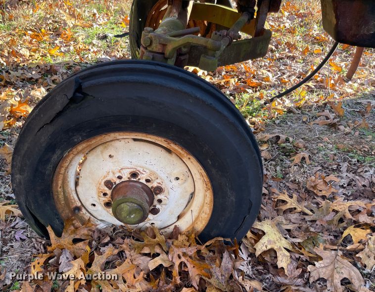 image for item ID9557 1960 Minneapolis Moline M5  tractor