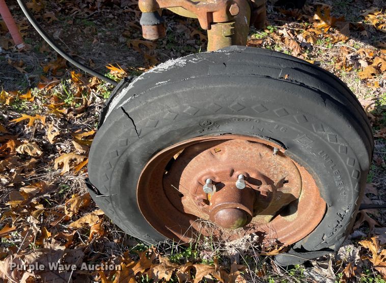 image for item ID9557 1960 Minneapolis Moline M5  tractor