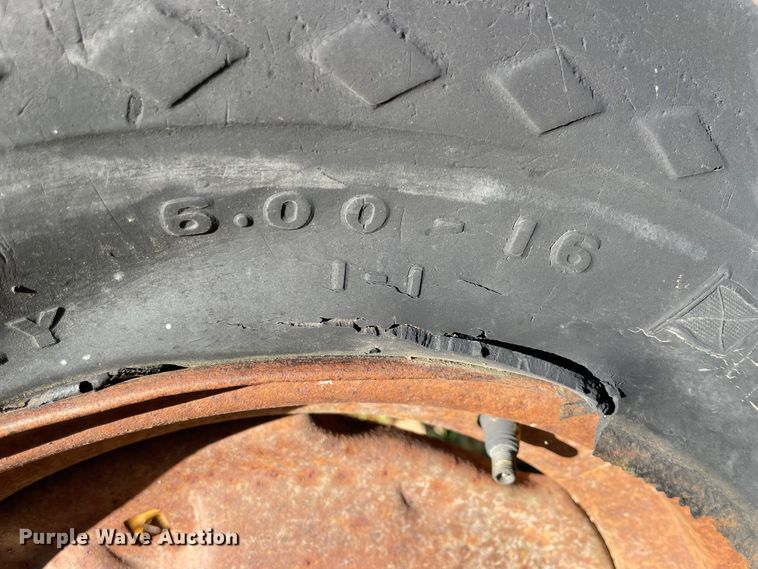 image for item ID9557 1960 Minneapolis Moline M5  tractor