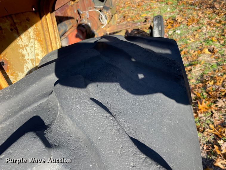 image for item ID9557 1960 Minneapolis Moline M5  tractor