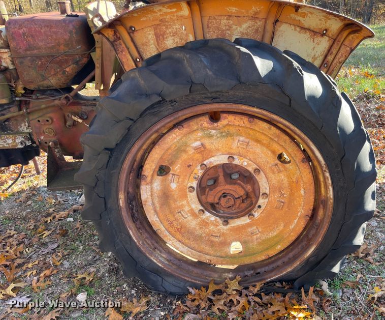 image for item ID9557 1960 Minneapolis Moline M5  tractor