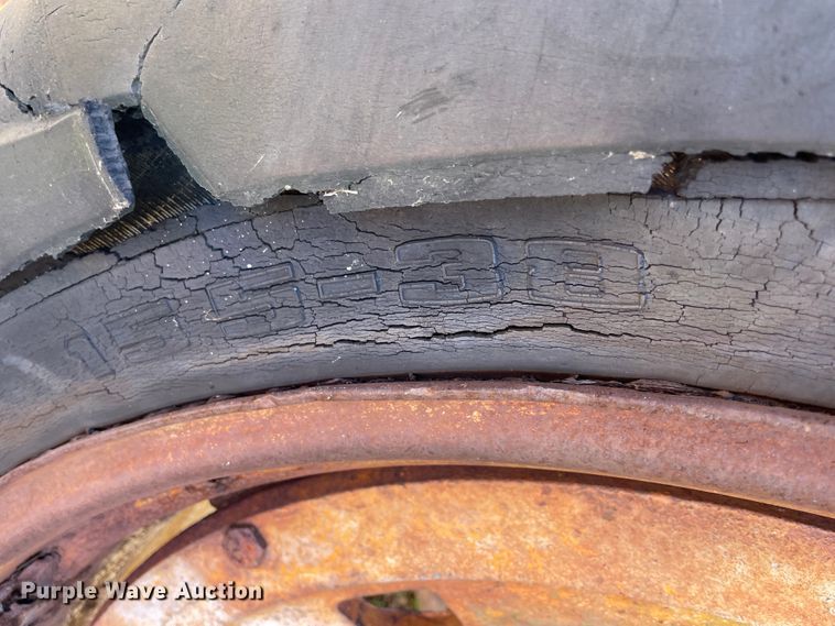 image for item ID9557 1960 Minneapolis Moline M5  tractor