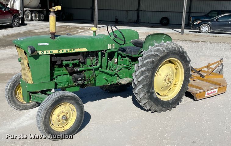image for item ID9565 1963 John Deere 1010  tractor