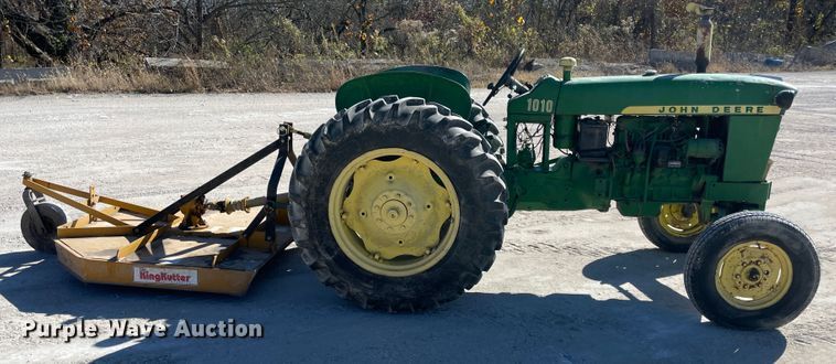 image for item ID9565 1963 John Deere 1010  tractor
