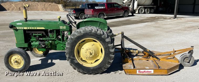 image for item ID9565 1963 John Deere 1010  tractor