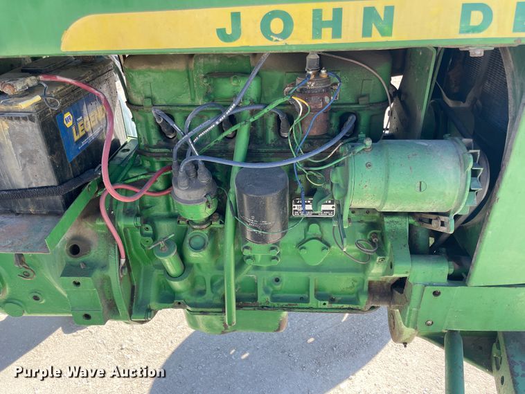 image for item ID9565 1963 John Deere 1010  tractor