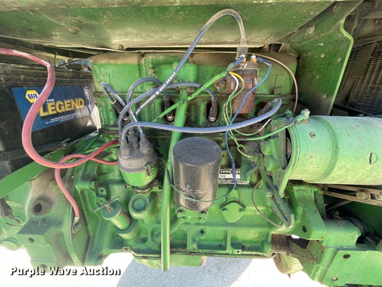 image for item ID9565 1963 John Deere 1010  tractor