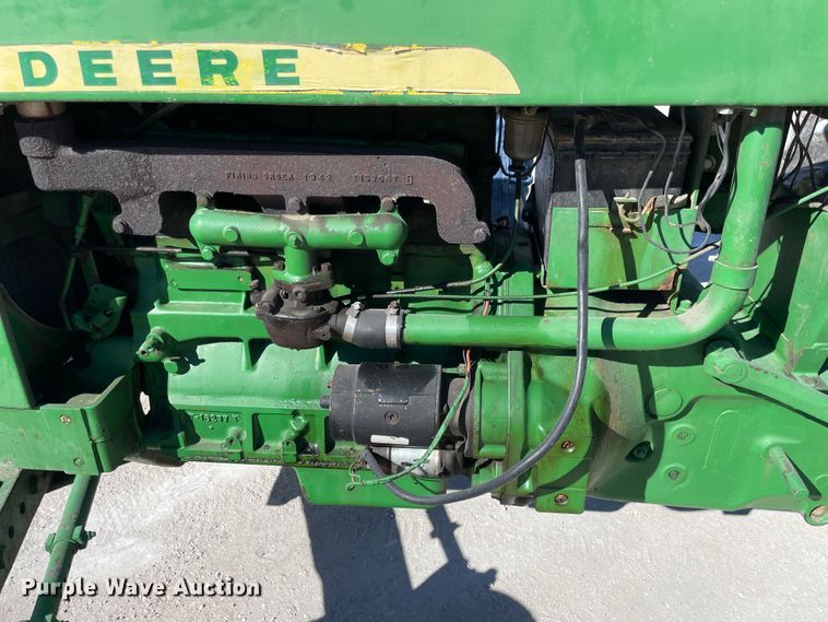 image for item ID9565 1963 John Deere 1010  tractor