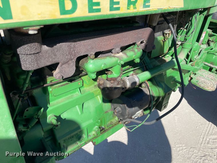 image for item ID9565 1963 John Deere 1010  tractor