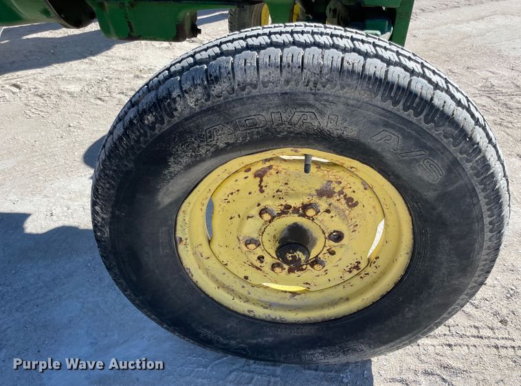 image for item ID9565 1963 John Deere 1010  tractor