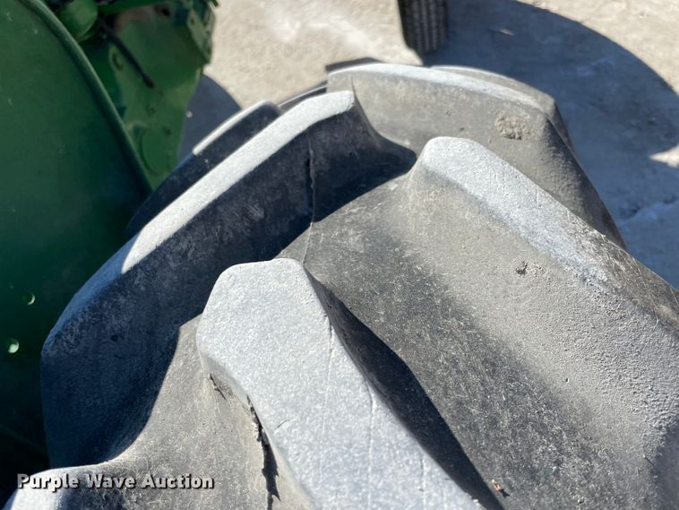 image for item ID9565 1963 John Deere 1010  tractor