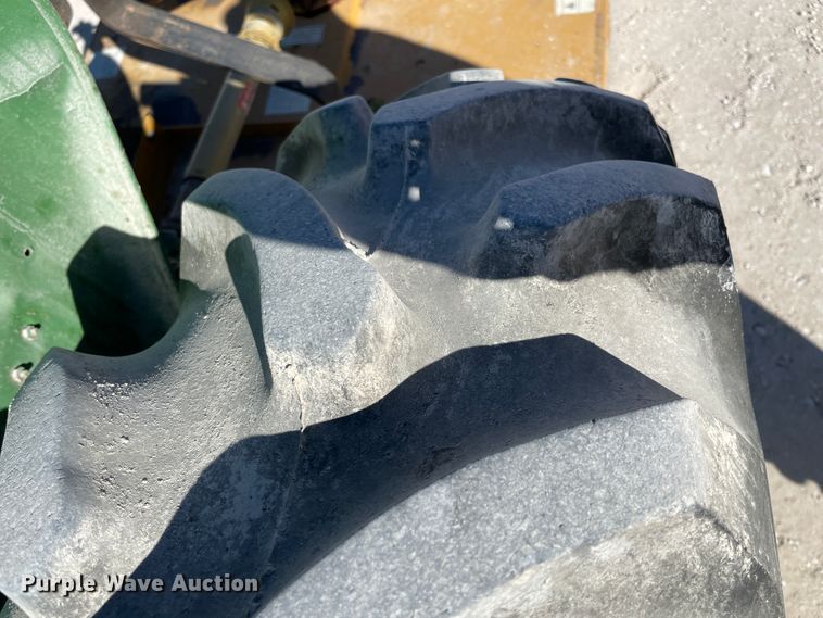 image for item ID9565 1963 John Deere 1010  tractor