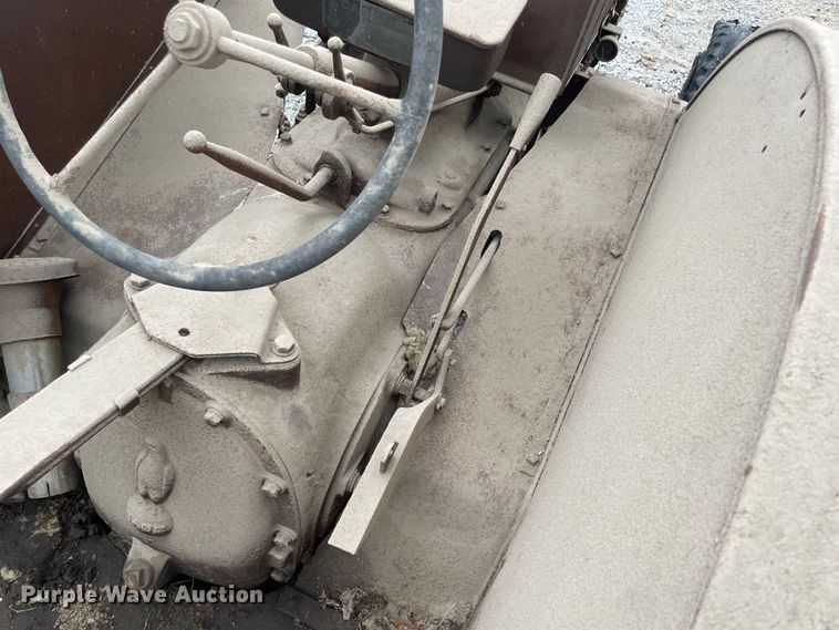 image for item ID9587 Case L  tractor