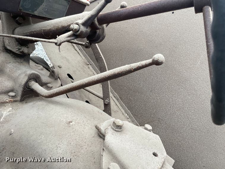 image for item ID9587 Case L  tractor