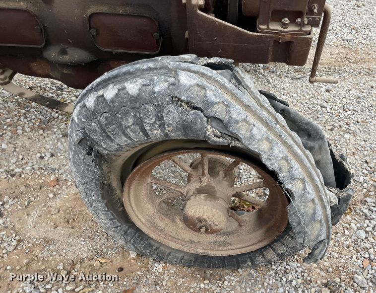 image for item ID9587 Case L  tractor