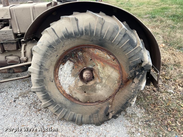 image for item ID9587 Case L  tractor