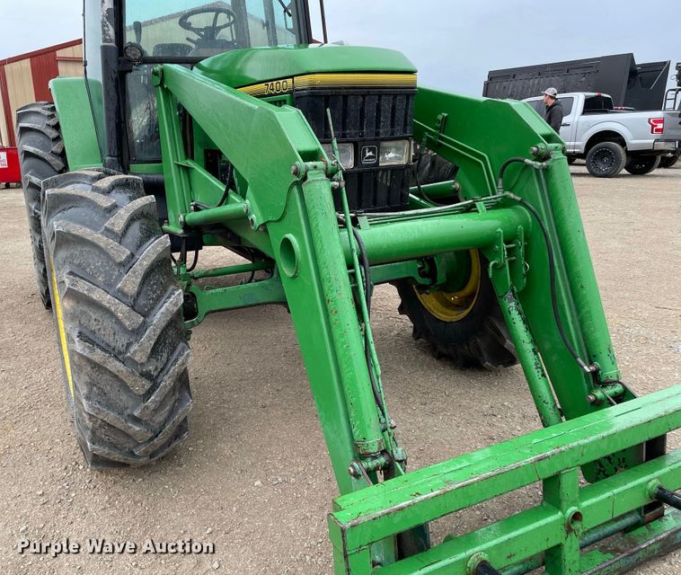 image for item IF9267 John Deere 7400  tractor