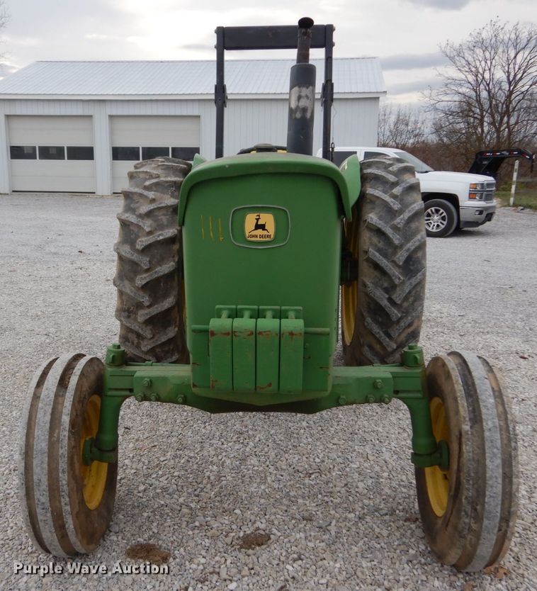 image for item IV9660 John Deere 2030  tractor