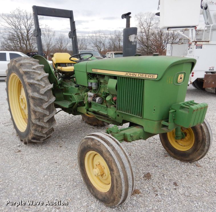 image for item IV9660 John Deere 2030  tractor