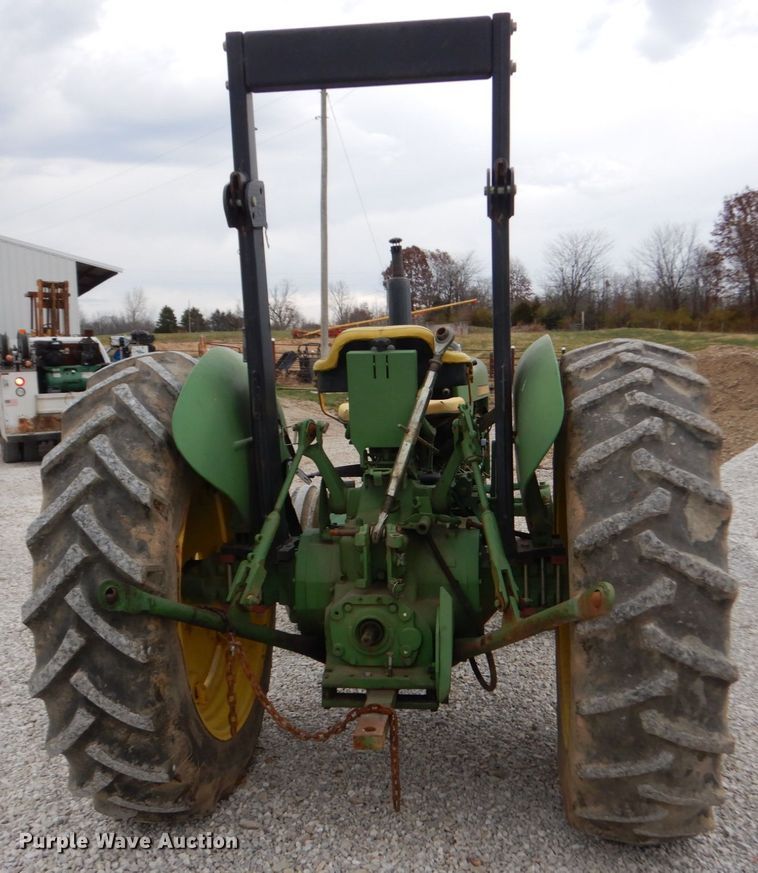 image for item IV9660 John Deere 2030  tractor