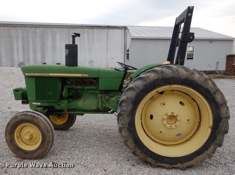 image for item IV9660 John Deere 2030  tractor