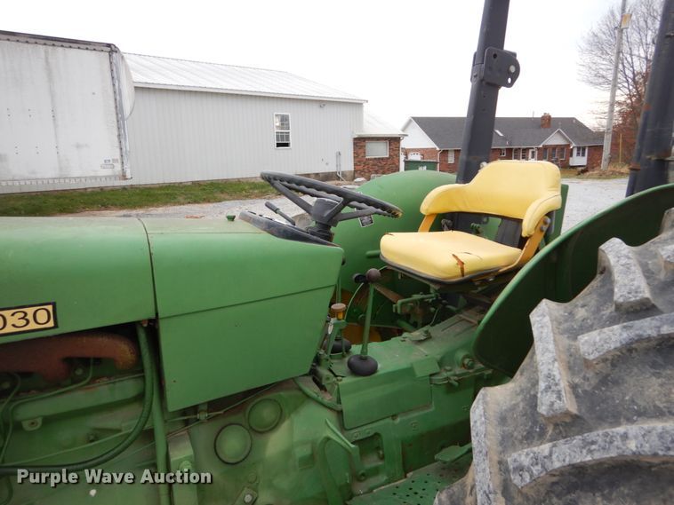 image for item IV9660 John Deere 2030  tractor