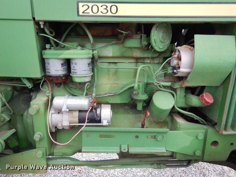 image for item IV9660 John Deere 2030  tractor