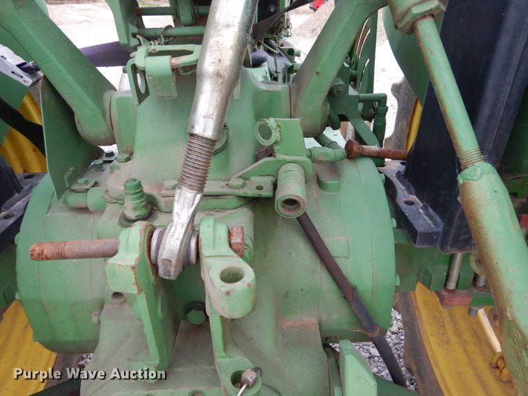image for item IV9660 John Deere 2030  tractor