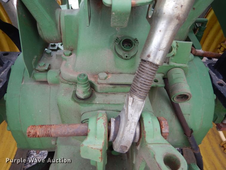 image for item IV9660 John Deere 2030  tractor
