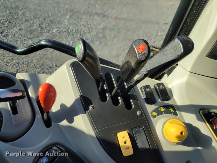 image for item IV9663 2008 Massey Ferguson 5480  MFWD tractor