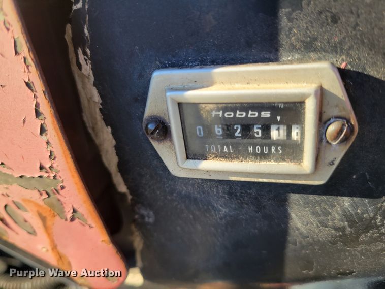 image for item IV9664 1987 Case IH 1394  tractor