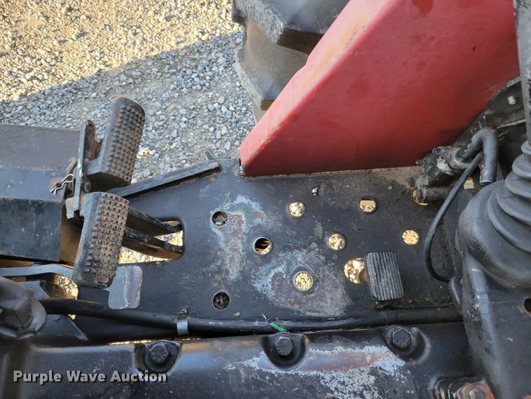 image for item IV9664 1987 Case IH 1394  tractor