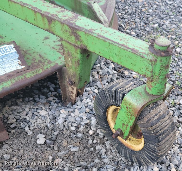 image for item IV9666 John Deere 506  rotary mower