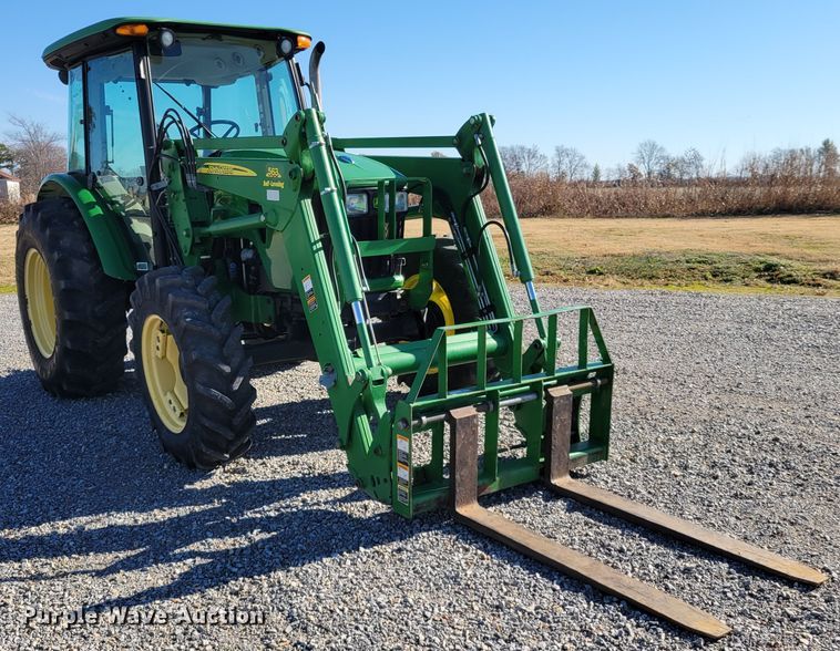 image for item IV9670 2011 John Deere 5101E  MFWD tractor