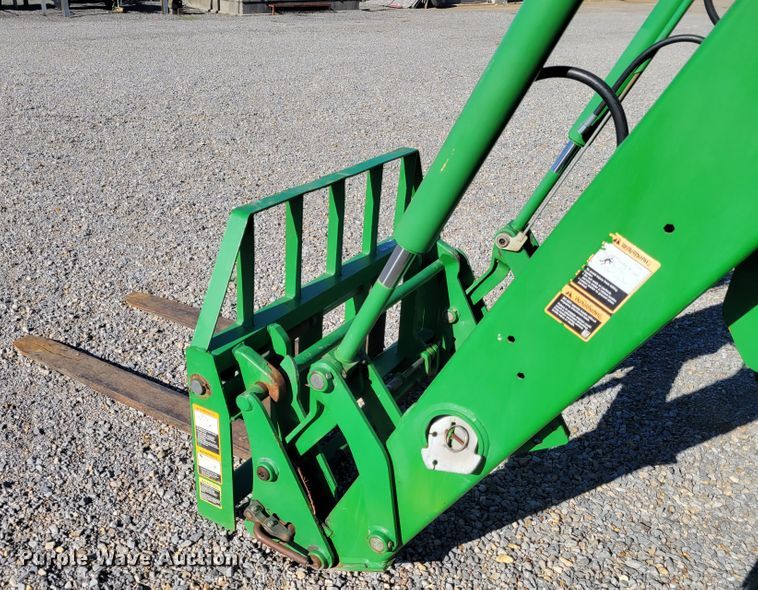 image for item IV9670 2011 John Deere 5101E  MFWD tractor