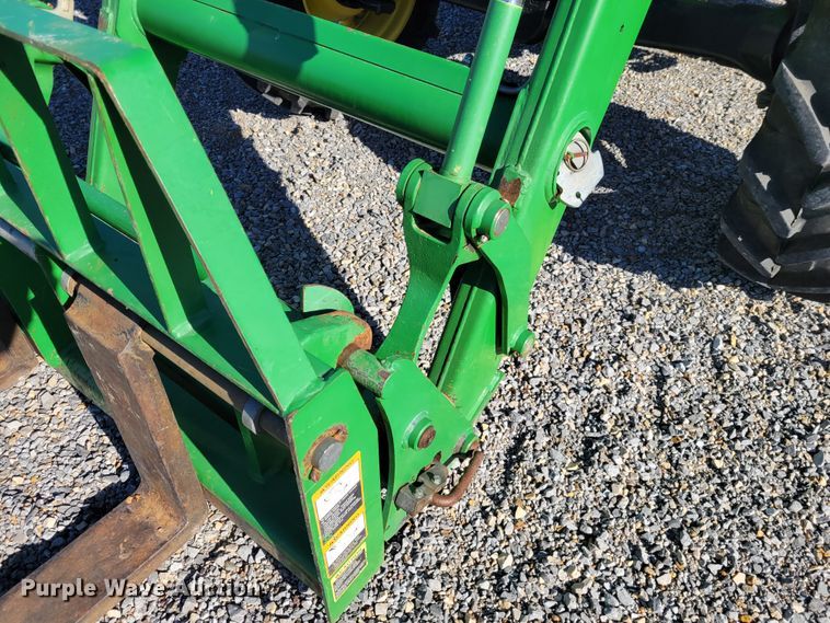 image for item IV9670 2011 John Deere 5101E  MFWD tractor