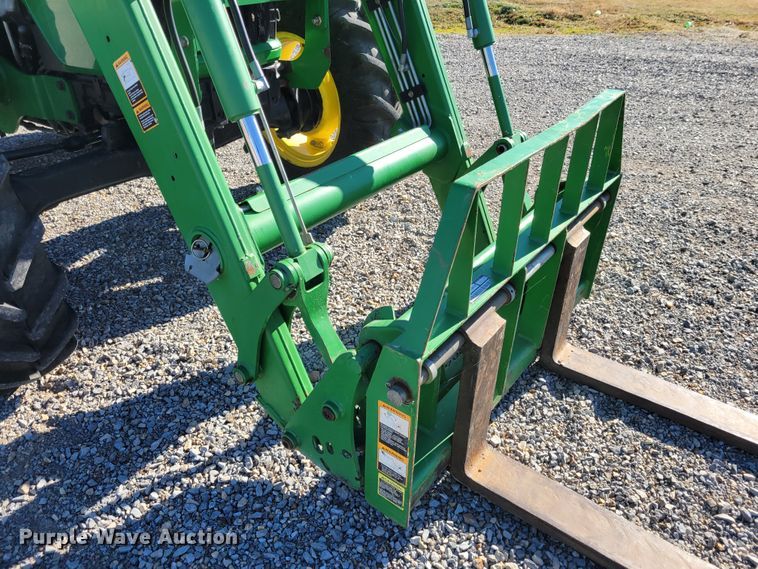 image for item IV9670 2011 John Deere 5101E  MFWD tractor