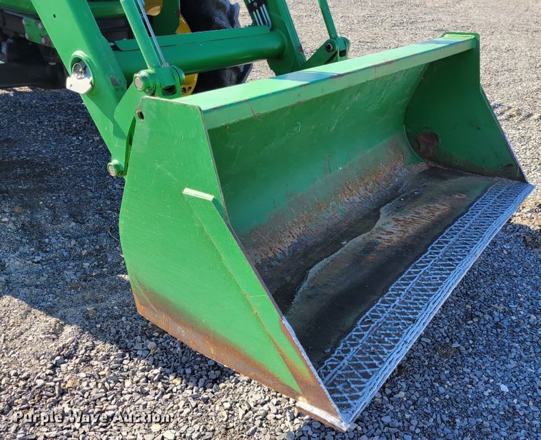 image for item IV9670 2011 John Deere 5101E  MFWD tractor