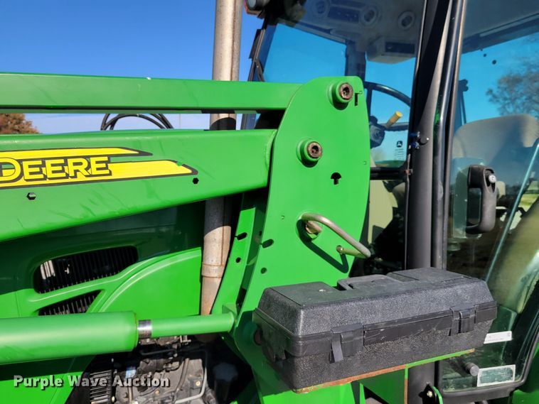 image for item IV9670 2011 John Deere 5101E  MFWD tractor