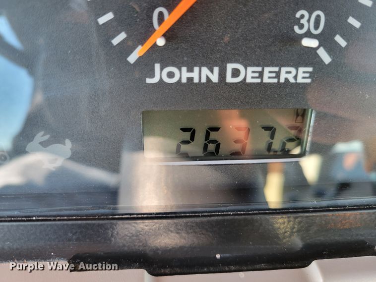 image for item IV9670 2011 John Deere 5101E  MFWD tractor