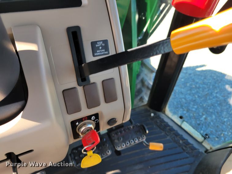 image for item IV9670 2011 John Deere 5101E  MFWD tractor