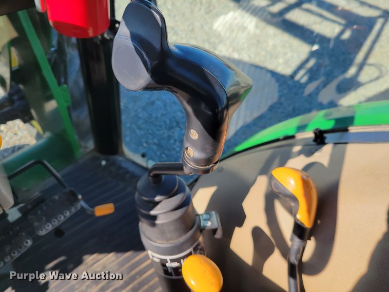 image for item IV9670 2011 John Deere 5101E  MFWD tractor