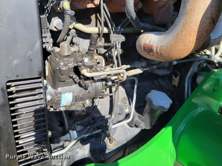 image for item IV9670 2011 John Deere 5101E  MFWD tractor