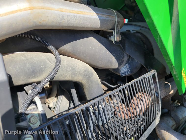 image for item IV9670 2011 John Deere 5101E  MFWD tractor