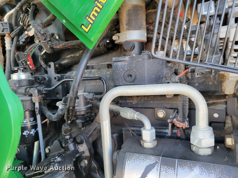 image for item IV9670 2011 John Deere 5101E  MFWD tractor