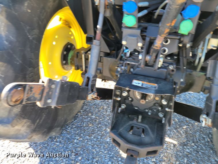 image for item IV9670 2011 John Deere 5101E  MFWD tractor