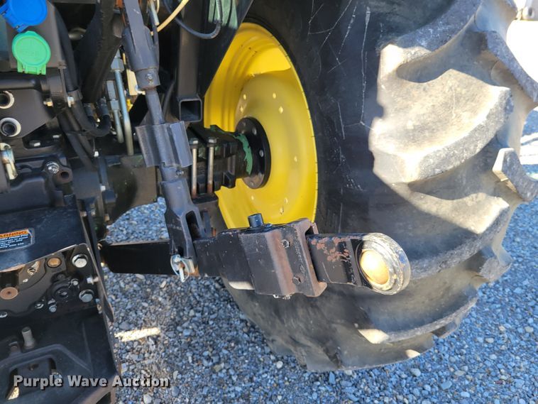 image for item IV9670 2011 John Deere 5101E  MFWD tractor