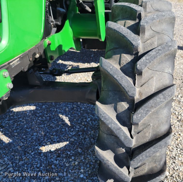 image for item IV9670 2011 John Deere 5101E  MFWD tractor